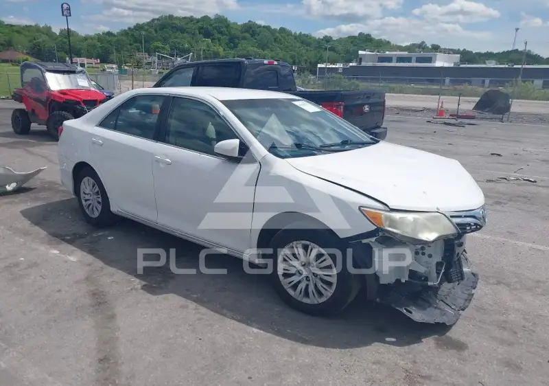 2014 Toyota CAMRY фото