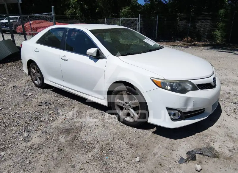 2014 Toyota CAMRY фото