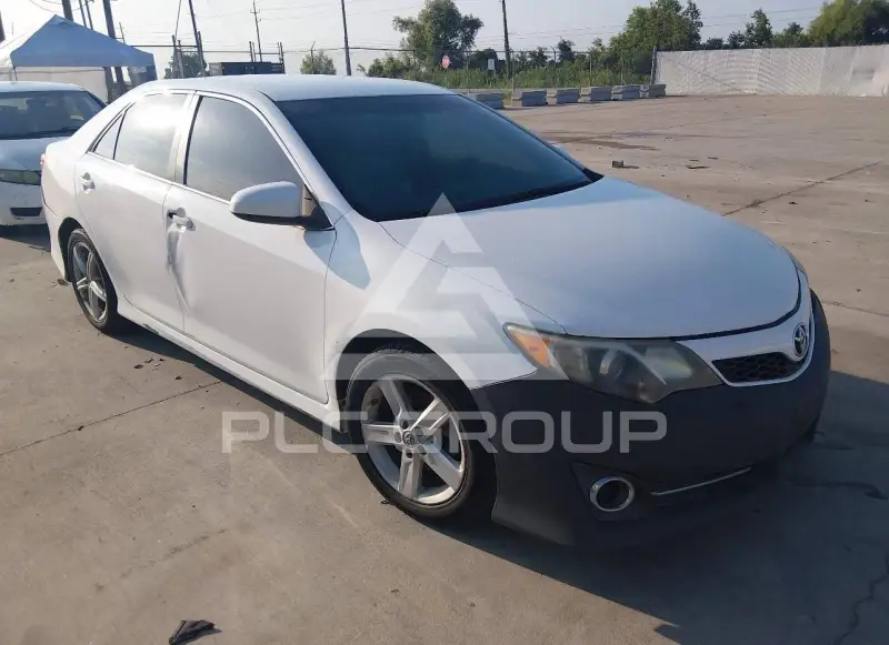 2014 Toyota CAMRY фото