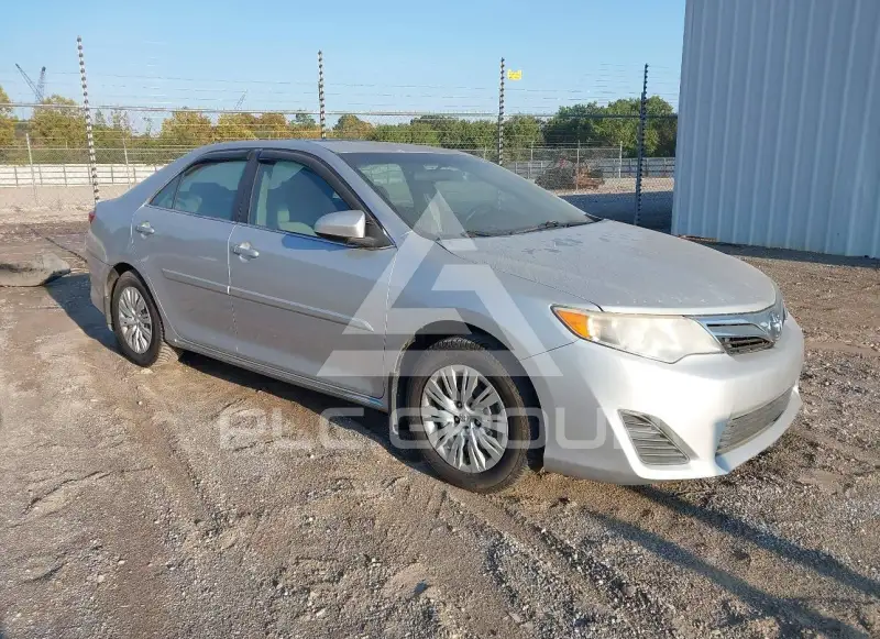 2014 Toyota CAMRY фото