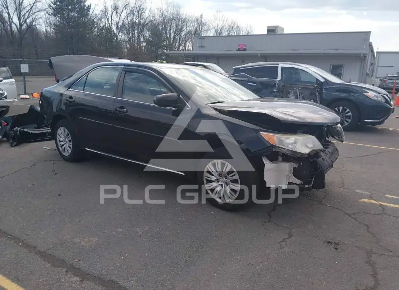 2014 Toyota CAMRY фото