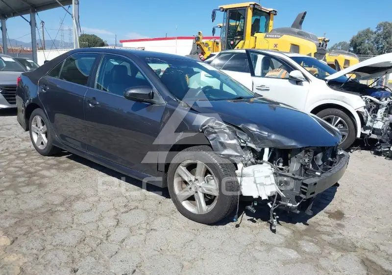 2014 Toyota CAMRY фото