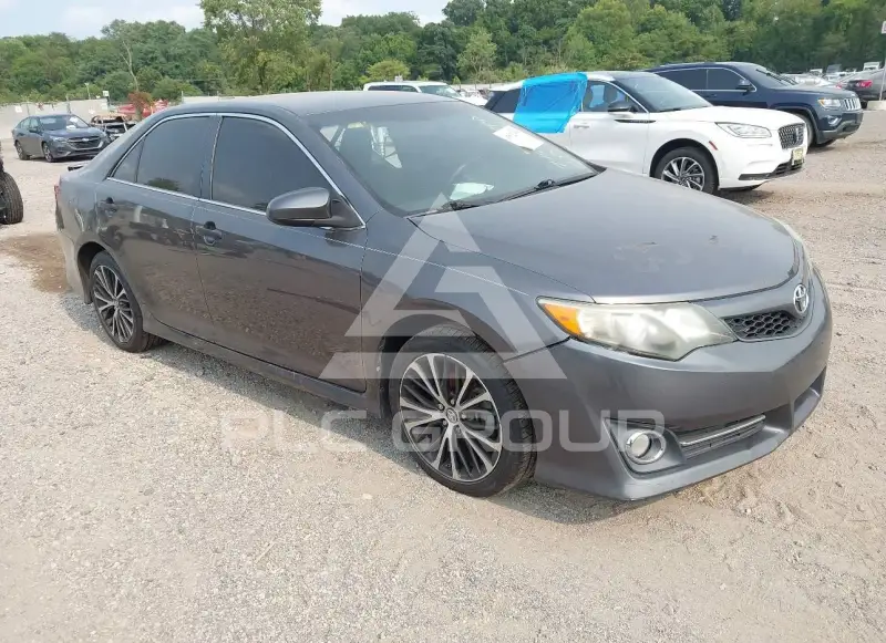 2014 Toyota CAMRY фото