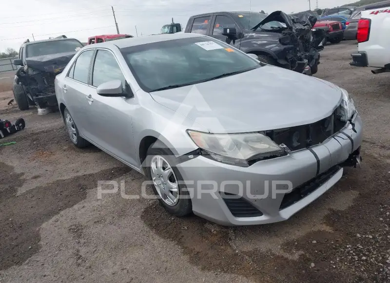 2014 Toyota CAMRY фото