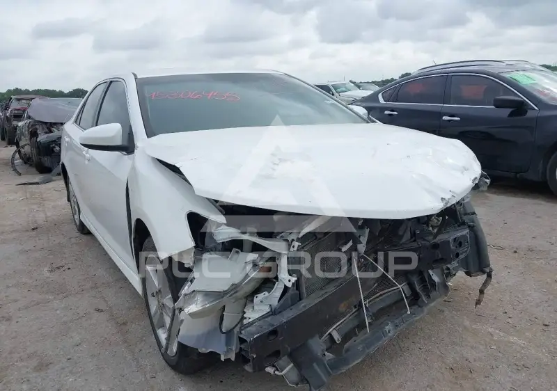 2014 Toyota CAMRY photo