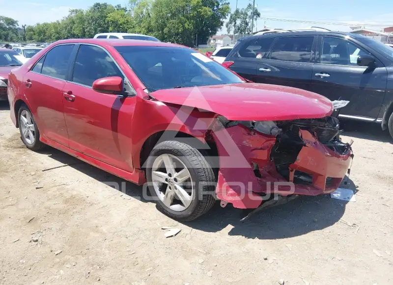 2014 Toyota CAMRY фото