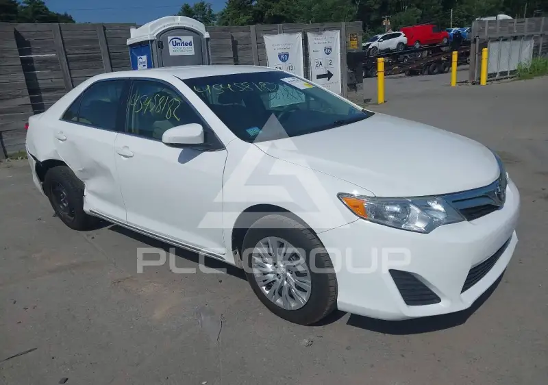 2014 Toyota CAMRY фото