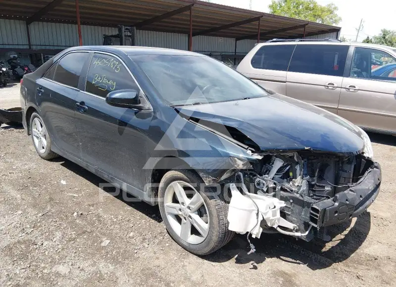 2014 Toyota CAMRY фото