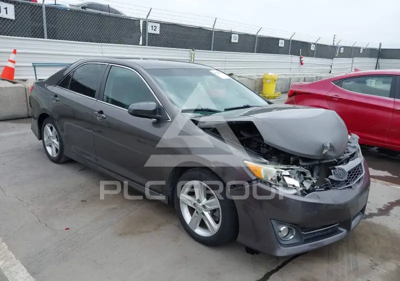 2014 Toyota CAMRY фото