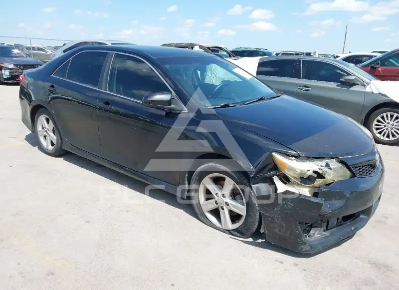 2014 Toyota CAMRY фото