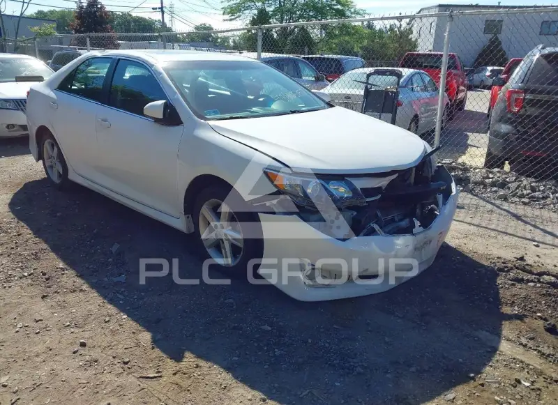 2014 Toyota CAMRY фото