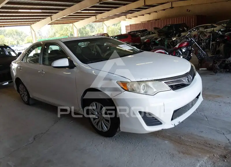 2014 Toyota CAMRY фото