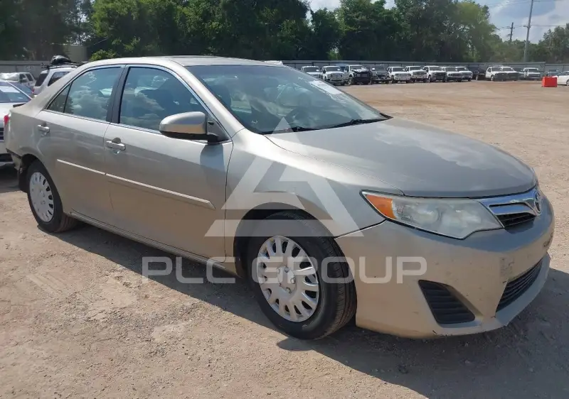 2014 Toyota CAMRY фото