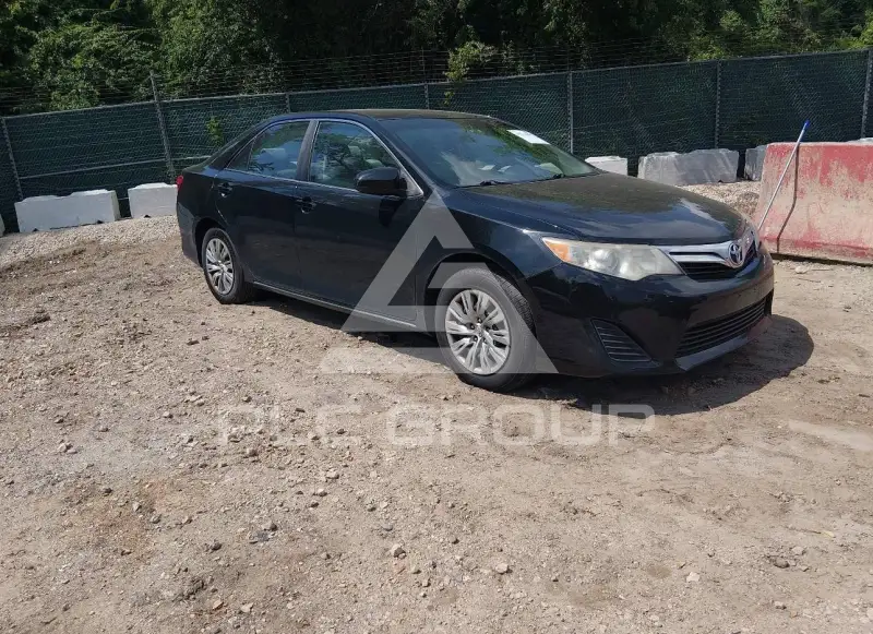 2014 Toyota CAMRY фото