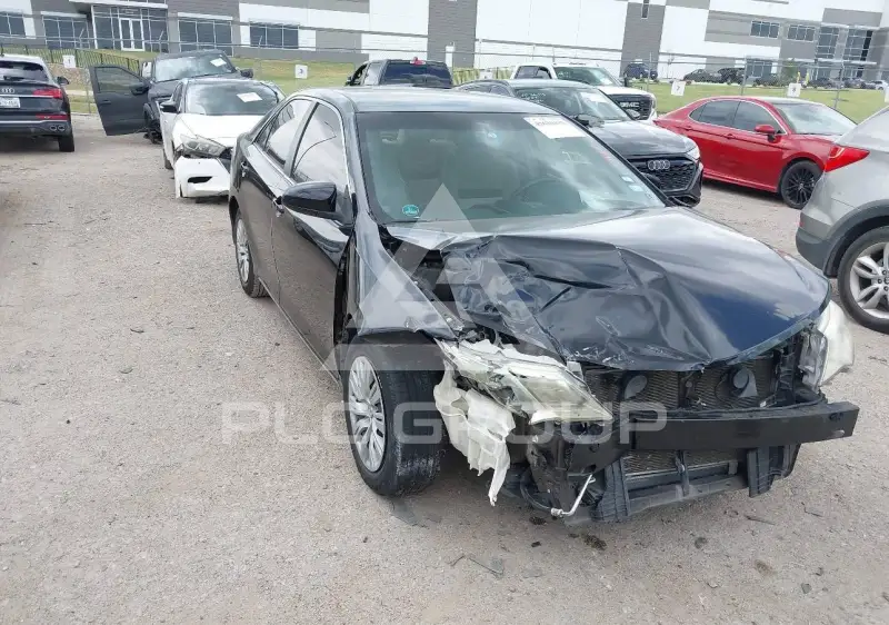 2014 Toyota CAMRY фото