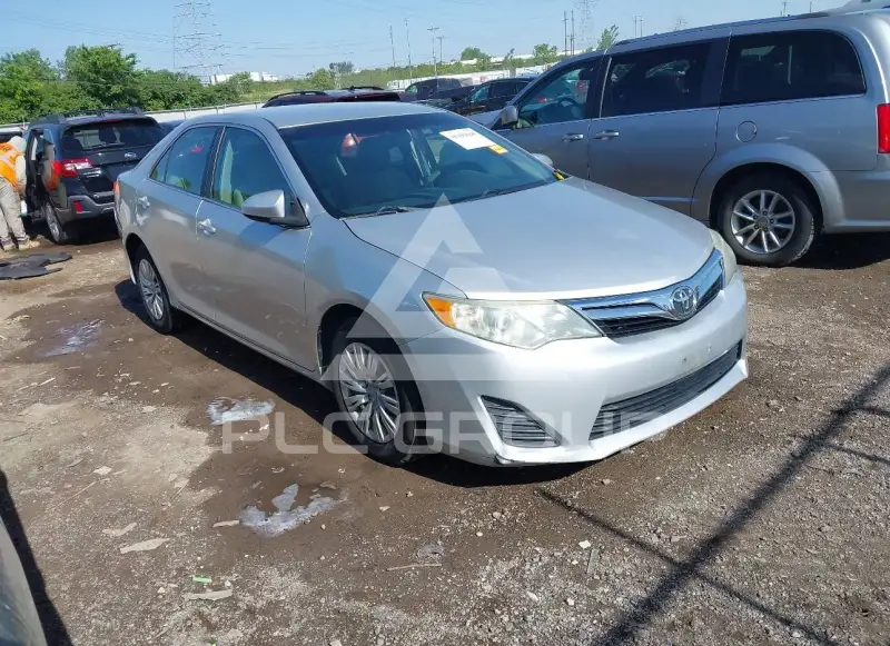 2014 Toyota CAMRY фото