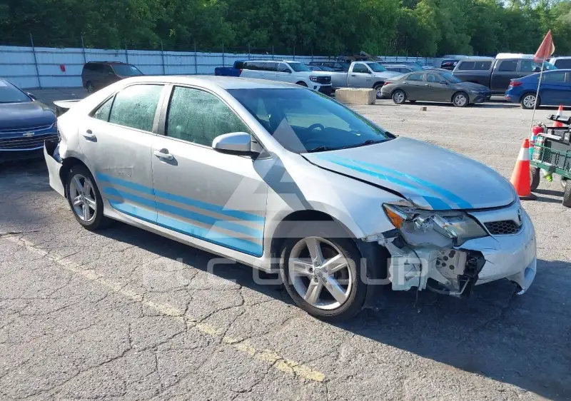2014 Toyota CAMRY фото