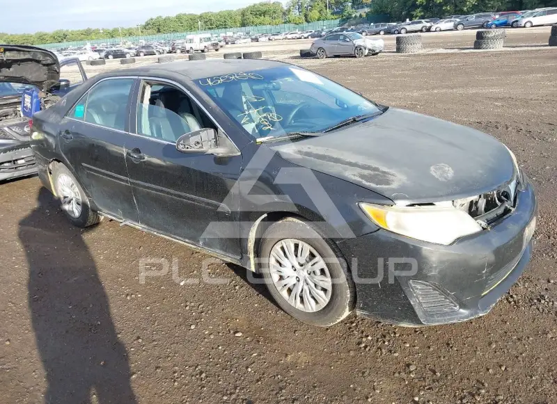 2014 Toyota CAMRY photo