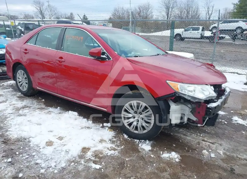 2014 Toyota CAMRY фото