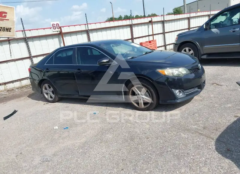 2014 Toyota CAMRY фото