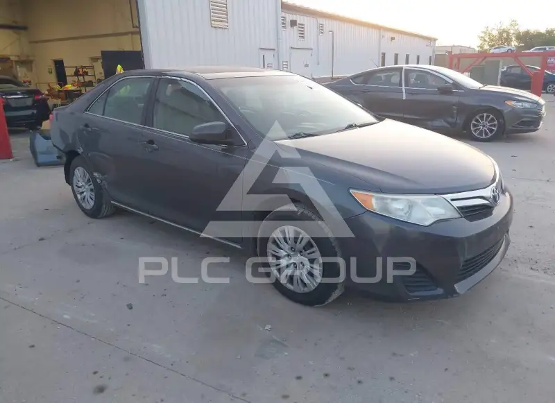 2014 Toyota CAMRY фото