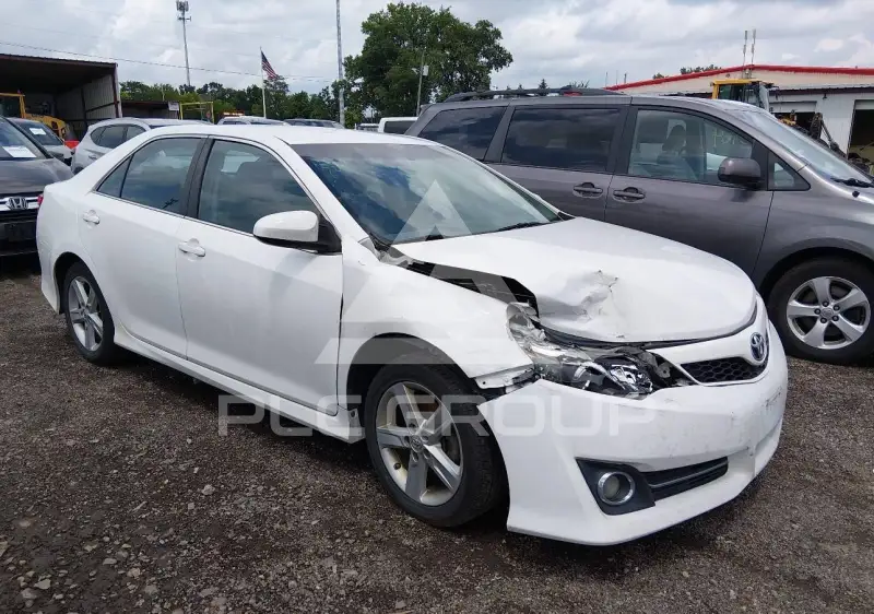2014 Toyota CAMRY фото