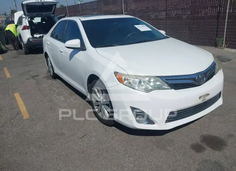 2014 Toyota CAMRY фото
