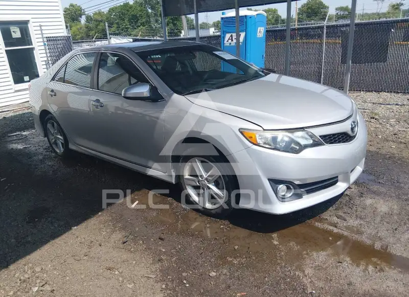 2014 Toyota CAMRY фото
