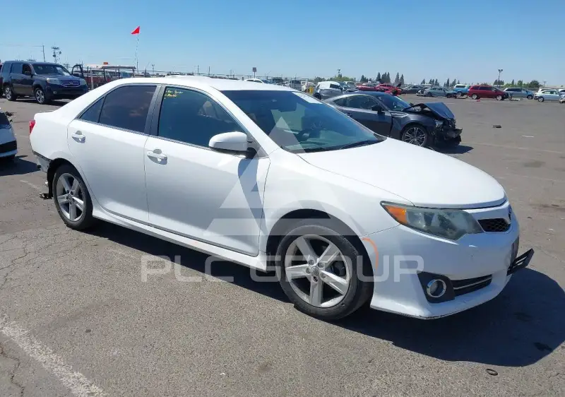 2014 Toyota CAMRY фото