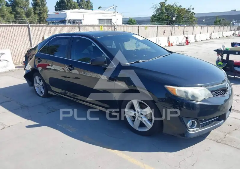 2014 Toyota CAMRY фото