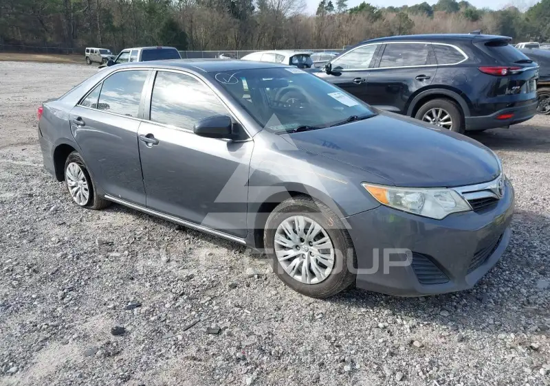 2014 Toyota CAMRY фото