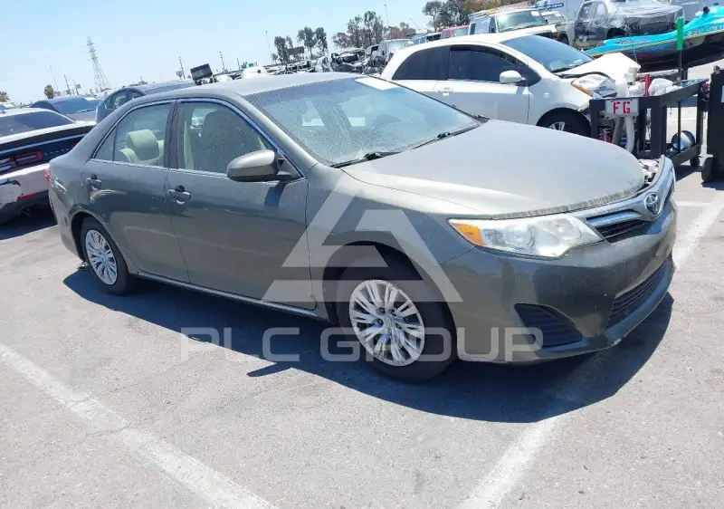 2014 Toyota CAMRY фото