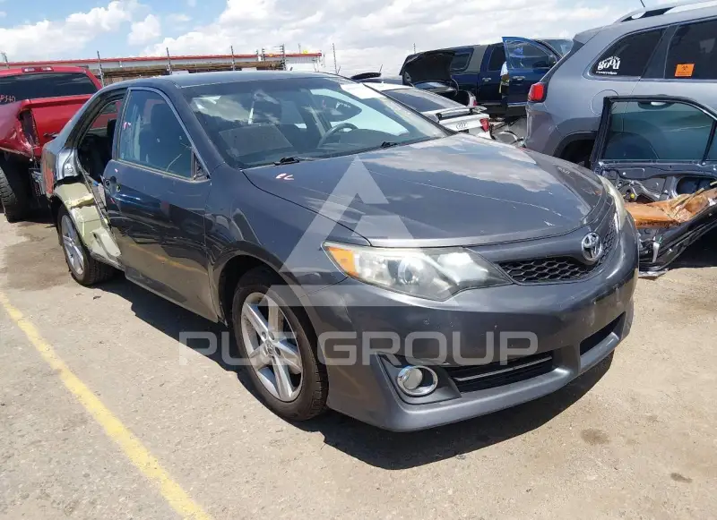 2014 Toyota CAMRY фото