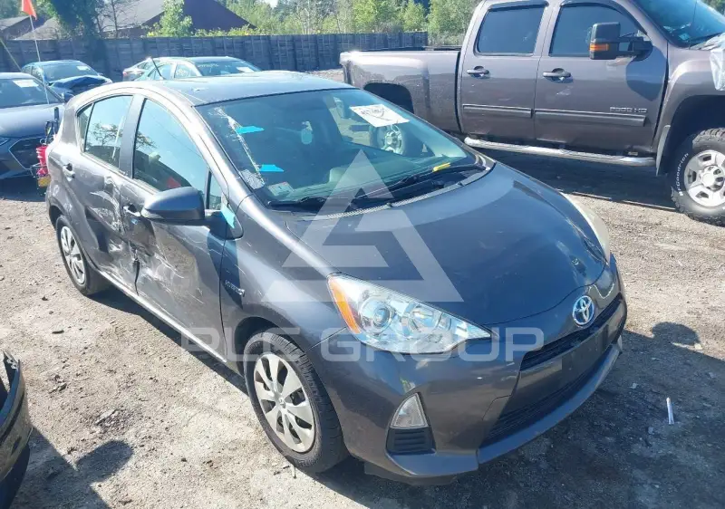 2014 Toyota PRIUS photo