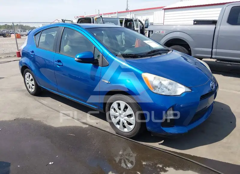 2014 Toyota PRIUS photo