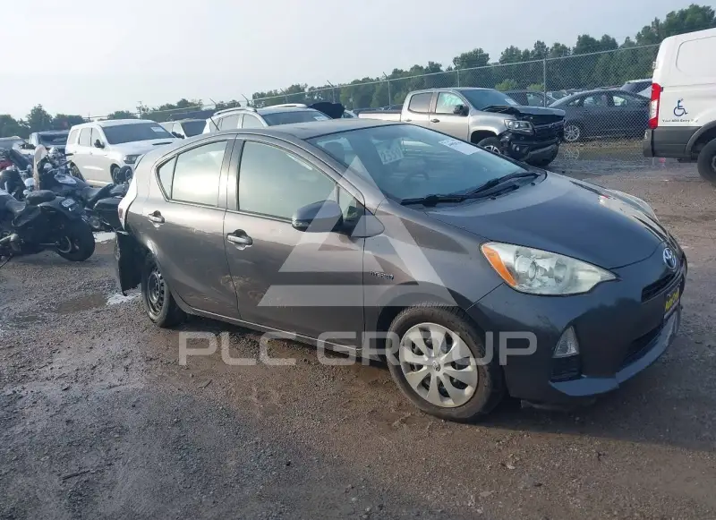 2014 Toyota PRIUS фото