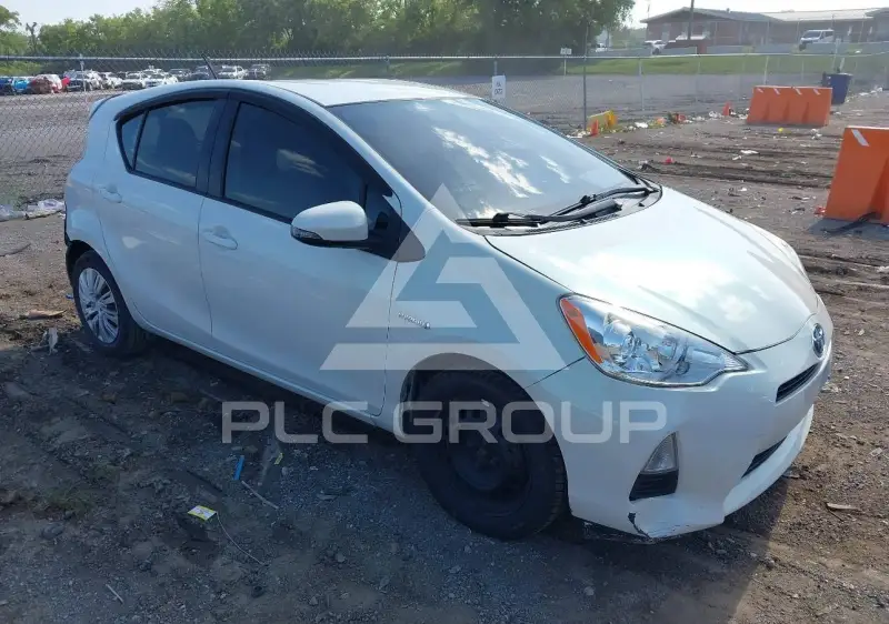 2014 Toyota PRIUS фото