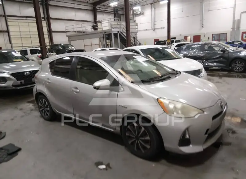 2014 Toyota PRIUS photo