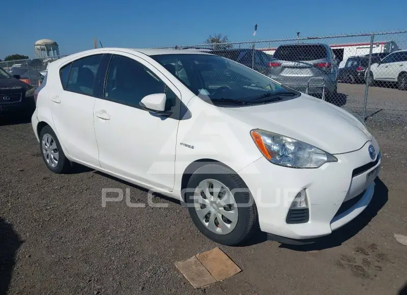 2014 Toyota PRIUS photo