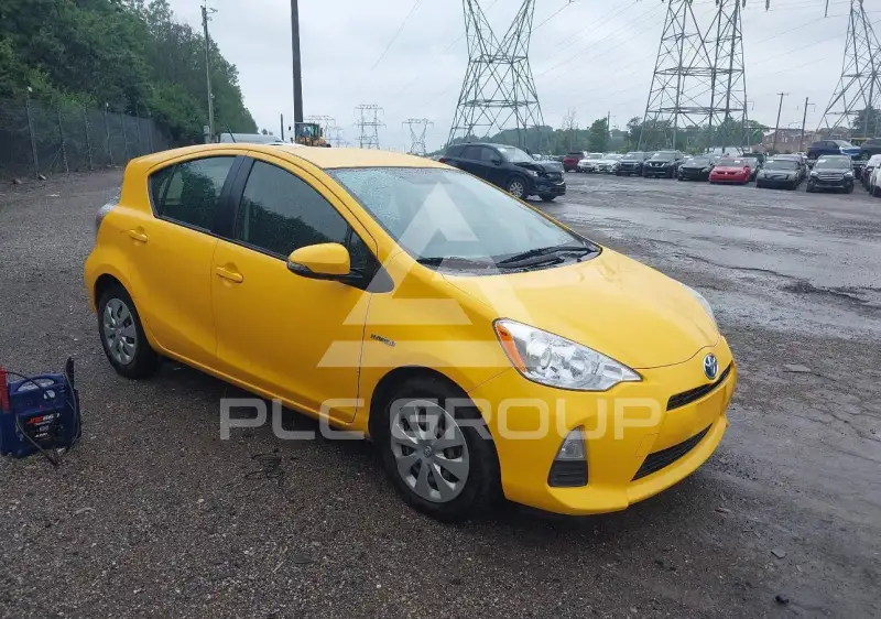 2014 Toyota PRIUS фото