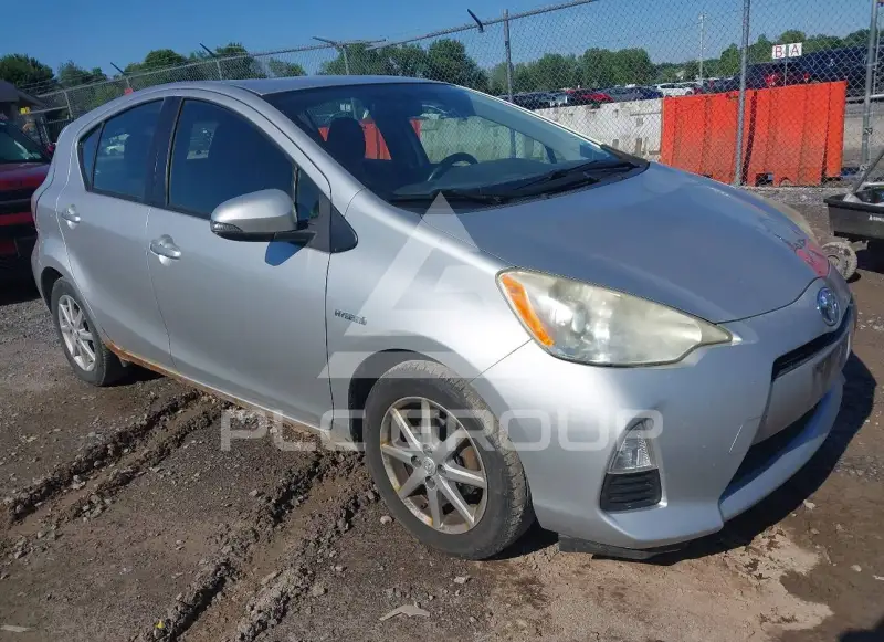 2014 Toyota PRIUS фото