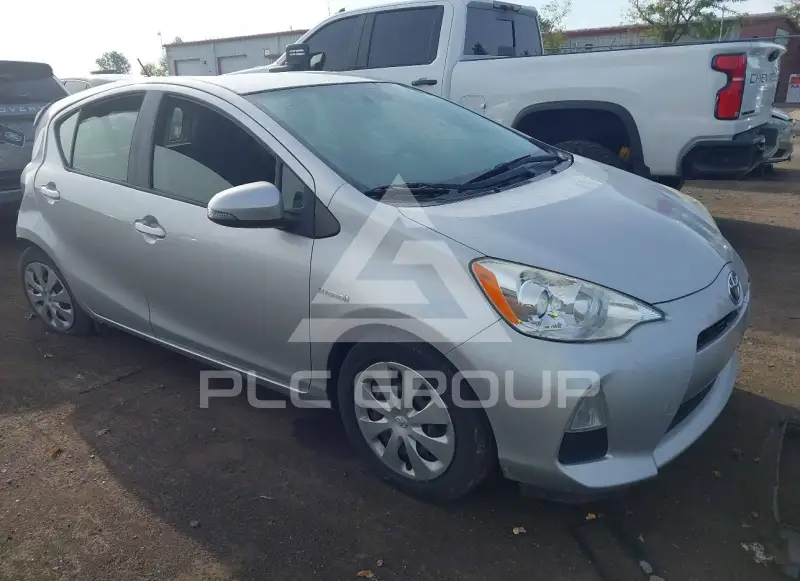 2014 Toyota PRIUS фото