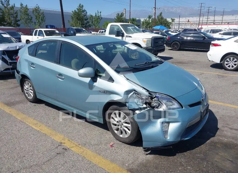 2014 Toyota PRIUS фото