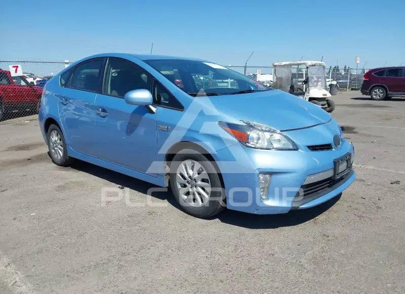 2014 Toyota PRIUS фото