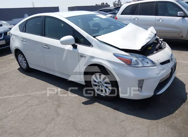 2014 Toyota PRIUS photo