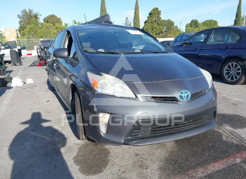 2014 Toyota PRIUS фото