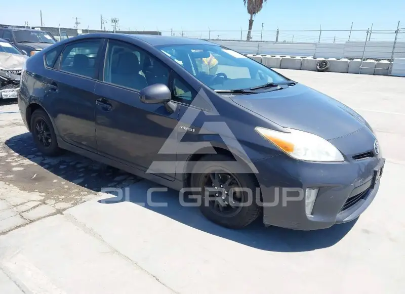2014 Toyota PRIUS фото