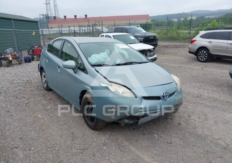 2014 Toyota PRIUS фото