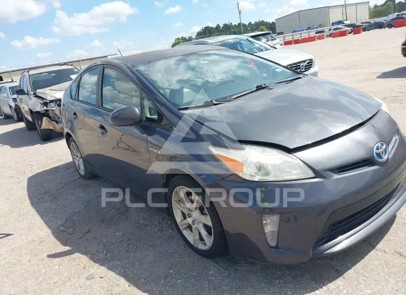 2014 Toyota PRIUS фото