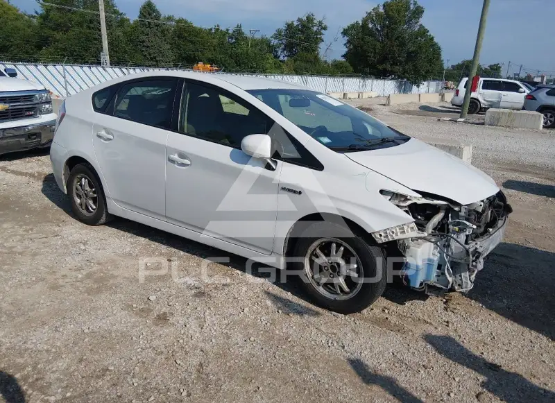 2014 Toyota PRIUS фото